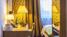 Iris Hotel Eden
