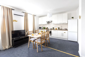 Little Tom Apartments