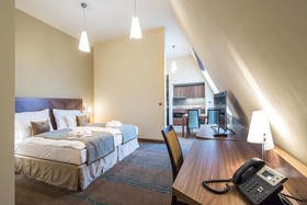 Merchant's Crown Hotel
