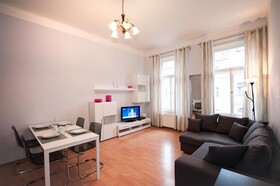 Modern Cozy Apartment by Ruterra