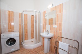 Modern Cozy Apartment by Ruterra