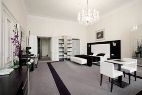 Old Town Square Residence by Emblem