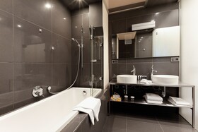Old Town Square Residence by Emblem