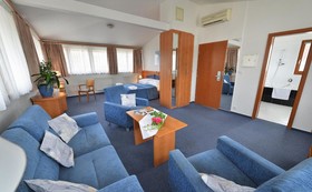 EA Hotel Populus