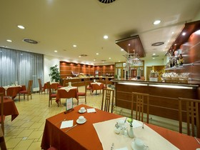 Ramada by Wyndham Airport Prague