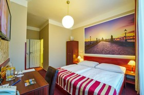 Metropolitan Old Town hotel