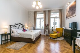 The Old Town Square & Parizska Apartment
