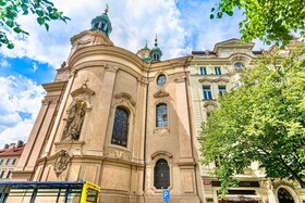 The Old Town Square & Parizska Apartment