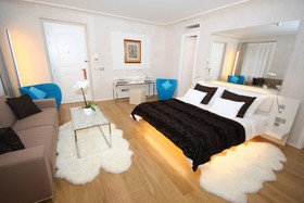 Hotel Three Storks