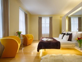 Hotel Three Storks