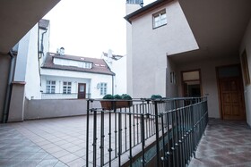 White Swan Boutique Apartments