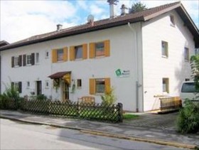 House LA
