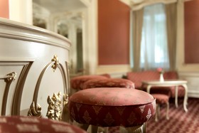 Precise Tale Badischer Hof Baden-Baden