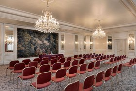 Precise Tale Badischer Hof Baden-Baden