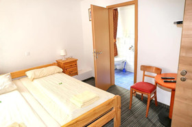 Hotel Hanif