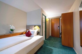 PLAZA Hotel Blankenburg Ditzingen, Sure Hotel Collection