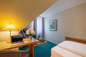 PLAZA Hotel Blankenburg Ditzingen, Sure Hotel Collection