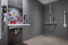 Holiday Inn - the niu, Timber Esslingen