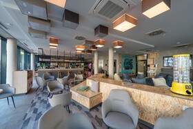 Holiday Inn - the niu, Timber Esslingen