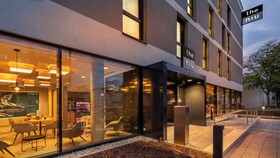 Holiday Inn - the niu, Timber Esslingen