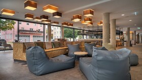 Holiday Inn - the niu, Timber Esslingen