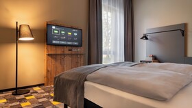 Holiday Inn - the niu, Timber Esslingen