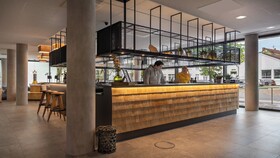 Holiday Inn - the niu, Timber Esslingen