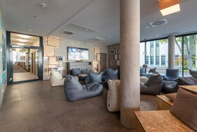 Holiday Inn - the niu, Timber Esslingen