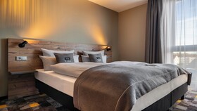 Holiday Inn - the niu, Timber Esslingen