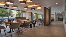 Holiday Inn - the niu, Timber Esslingen