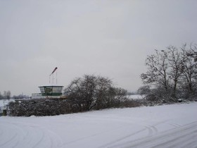 Am Flugplatz