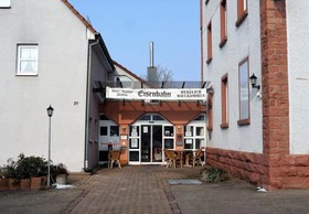 Hotel-Gasthof-Destille Eisenbahn