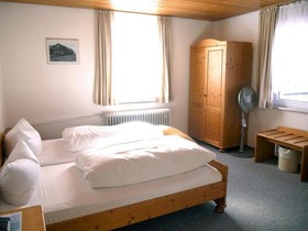 Hotel-Gasthof-Destille Eisenbahn