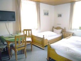 Hotel-Gasthof-Destille Eisenbahn