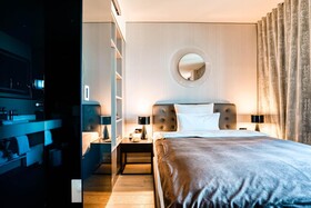 CLOUD N°7 APARTMENTS