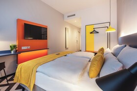 Holiday Inn - the niu, Form Stuttgart Feuerbach