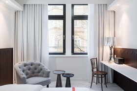 Ruby Hanna Hotel