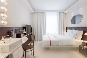 Ruby Hanna Hotel