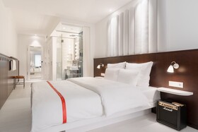 Ruby Hanna Hotel