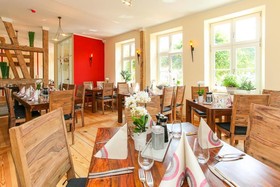 Eshramo Restaurant & Pension