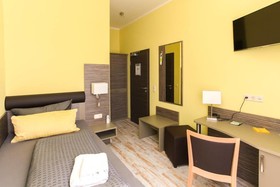 Eshramo Restaurant & Pension