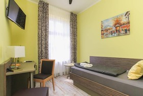 Eshramo Restaurant & Pension