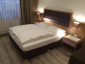 Slamba Hostel