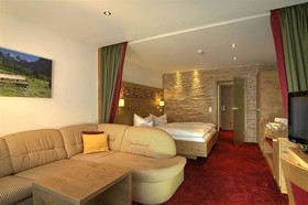 Alm- & Wellnesshotel Alpenhof