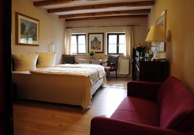 Schlossresidenz Heitzenhofen