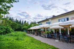 [M]eat & Stay Hotel