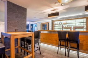 [M]eat & Stay Hotel