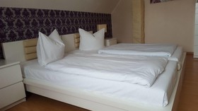 Hallbergerhof Hotel & Hostel