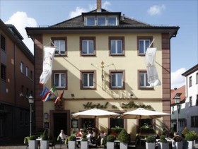 Land-gut-Hotel zum Löwen garni