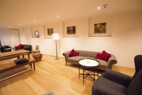 Das Kleine Hotel